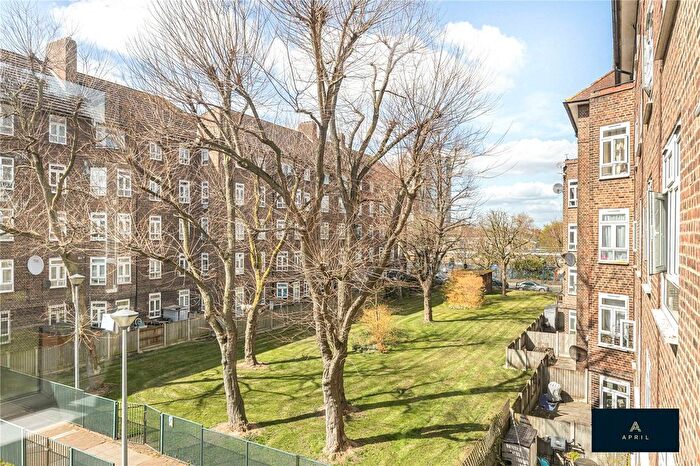 3 Bedroom Flat To Rent In Runnymede House, Homerton Road, London, E9