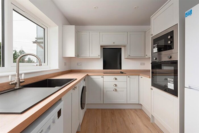 3 Bedroom Flat To Rent In Tankerton Road, Tankerton, Whitstable, CT5