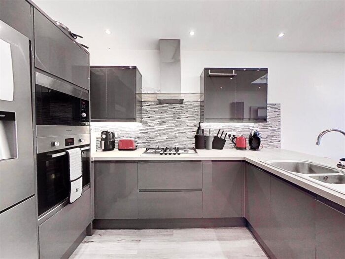 6 Bedroom House To Rent In Teignmouth Road, Birmingham, West Midlands, B29