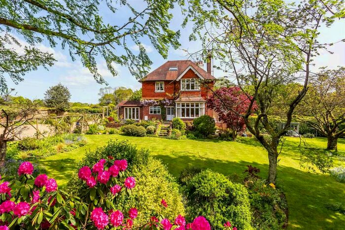 4 Bedroom Link Detached House For Sale In Grayswood Road, Grayswood, Haslemere, Surrey, GU27