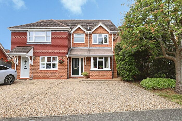 3 Bedroom Semi Detached House For Sale In Ryefield, Langtoft, Peterborough, PE6