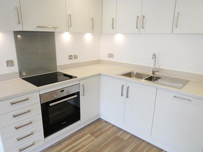 2 Bedroom Apartment To Rent In Roosevelt Apartments, Lexington Gardens, B15