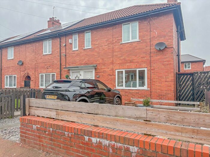 2 Bedroom End Of Terrace House For Sale In Hendon Road, Deckham, Gateshead, Tyne And Wear, NE8