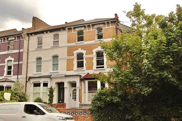 2 Bedroom Flat To Rent In Stoke Newington Common, N16