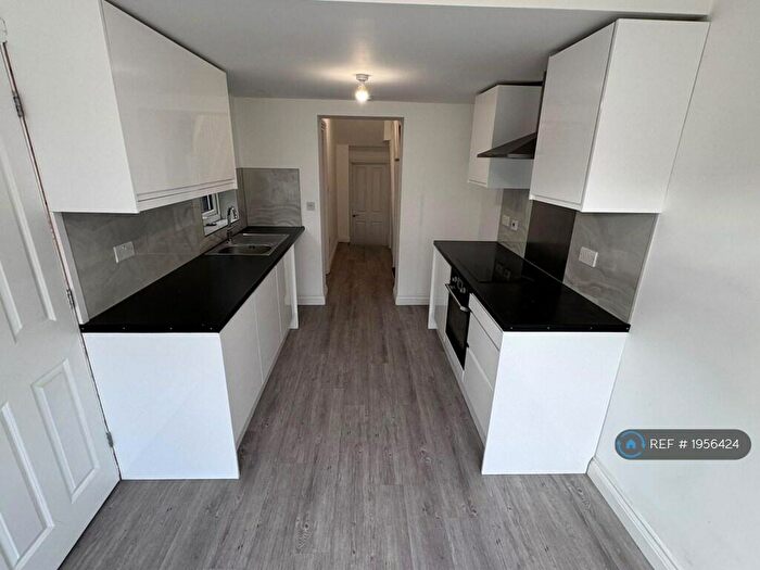 5 Bedroom Terraced House To Rent In Southland Terrace, Purfleet, RM19