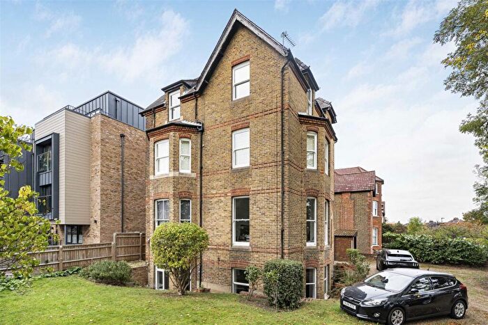2 Bedroom Apartment To Rent In Avenue South, Surbiton, KT5