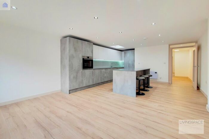 6 Bedroom Terraced House To Rent In Glenwood Road, Haringey, N15