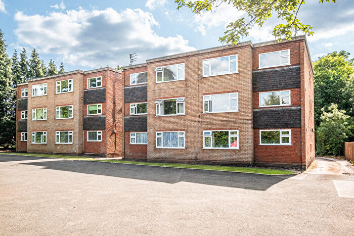 2 Bedroom Flat To Rent In Birmingham Road, Wylde Green, Sutton Coldfield, B72
