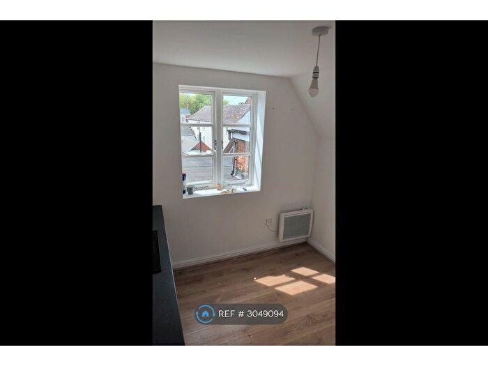 1 Bedroom Flat To Rent In Upper Lichfield St, Willenhall, WV13