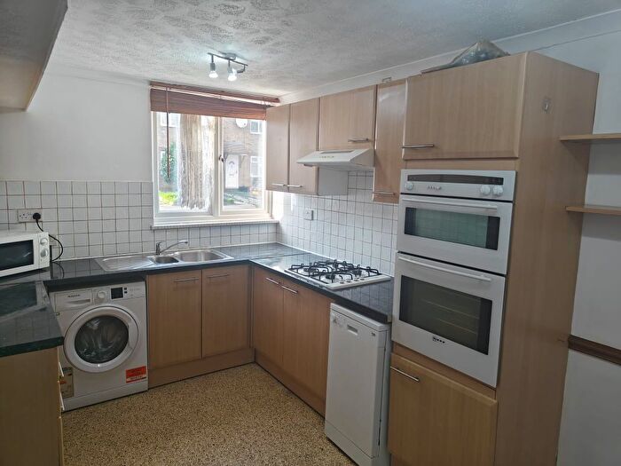 2 Bedroom End Of Terrace House To Rent In Woodman Path, Ilford, IG6