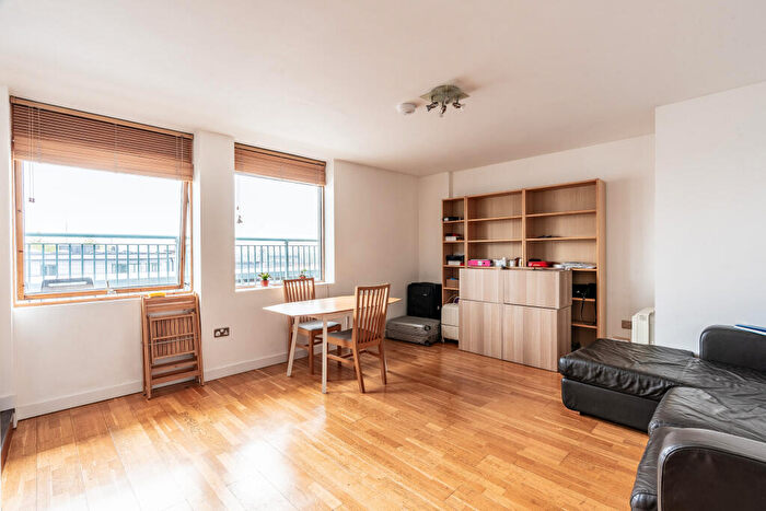 2 Bedroom Flat For Sale In St. James Barton, Bristol, BS1