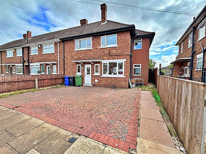 4 Bedroom End Of Terrace House For Sale In Sandringham Road, Cleethorpes, N.E. Lincs, DN35