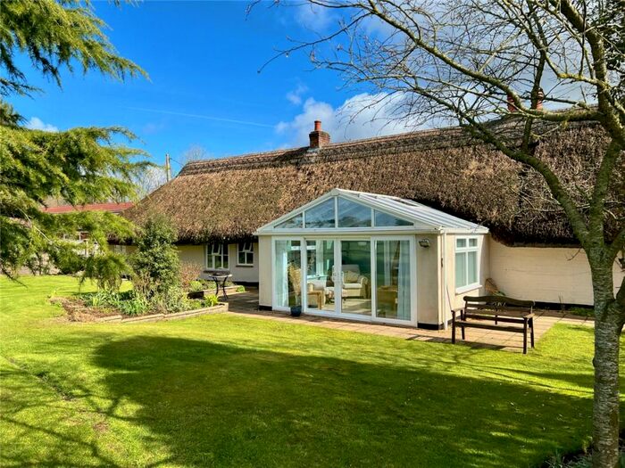 3 Bedroom Detached House For Sale In Andover Road, Faberstown, Andover, Hampshire, SP11