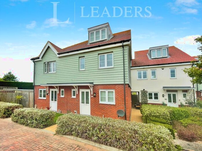 3 Bedroom Town House To Rent In Sovereign Close, BN23