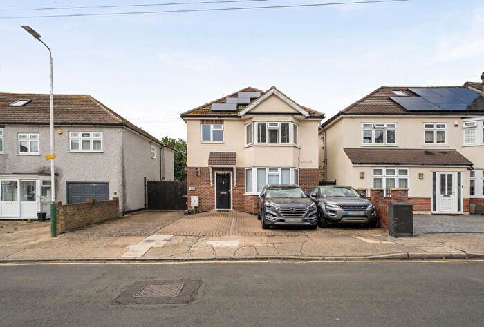 2 Bedroom Detached House For Sale In Seymer Road, Romford, RM1