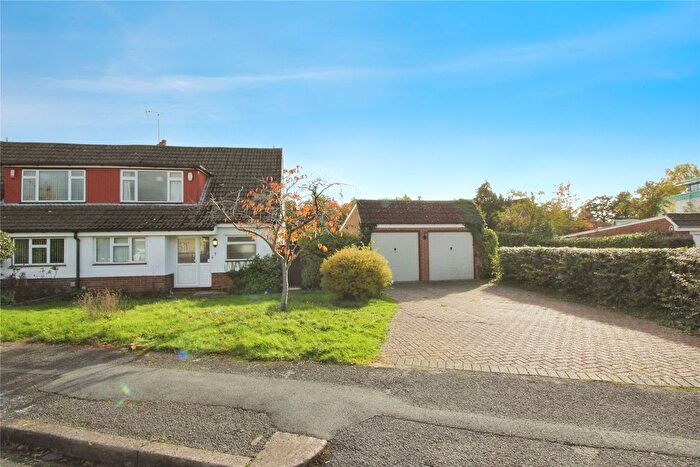 4 Bedroom Semi Detached House For Sale In Keswick Close, Tilehurst, Reading, RG30
