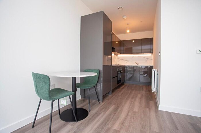 1 Bedroom Apartment To Rent In Vista Heights, - Ilderton Rd, London, SE15