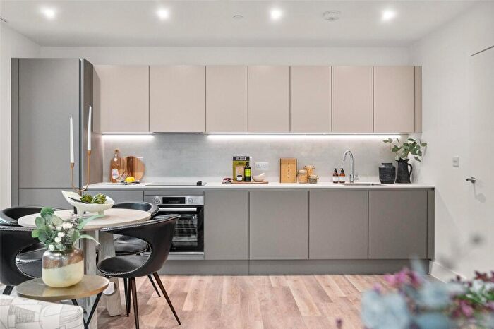 1 Bedroom Apartment For Sale In Carnival Place, Wellington Road, Wokingham, Berkshire, RG40