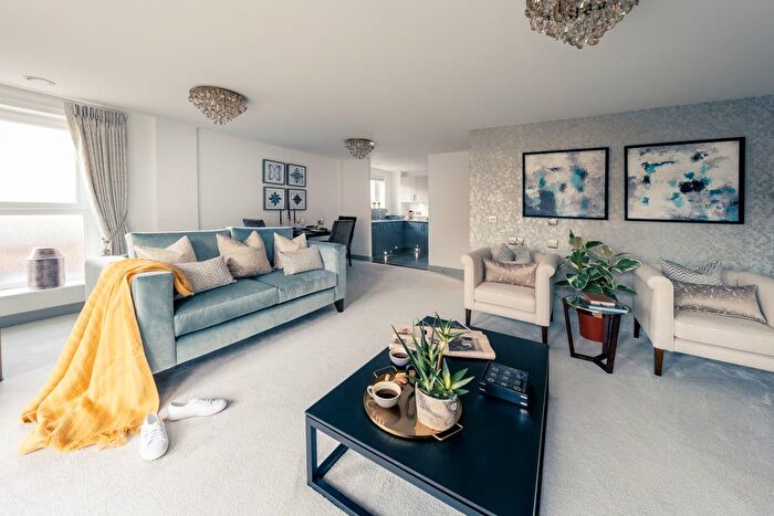 2 Bedroom Flat To Rent In Station Parade, Virginia Water, GU25