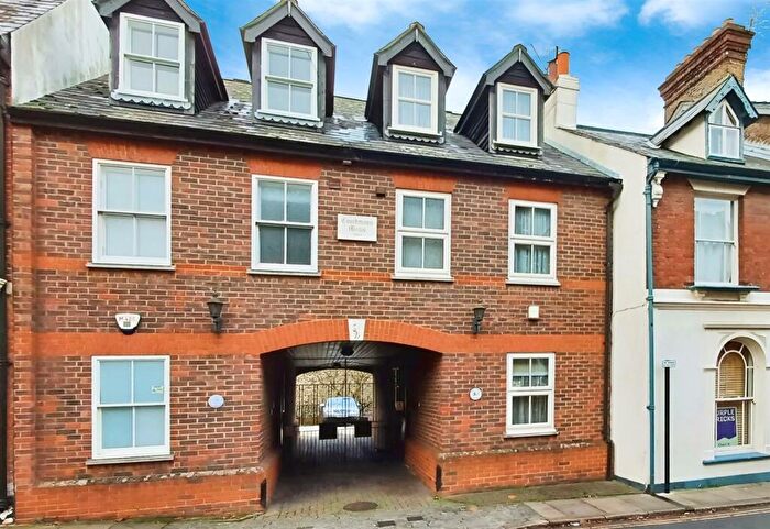 3 Bedroom Semi-Detached House For Sale In Crow Lane, Rochester, ME1