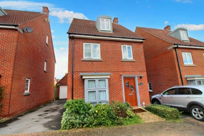 3 Bedroom Detached House To Rent In Taplin Close, Basingstoke, Hampshire, RG24