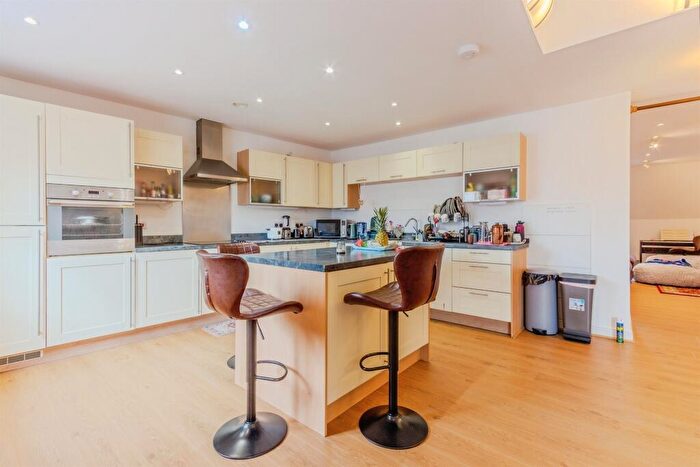 4 Bedroom Penthouse For Sale In Great Stour Mews, Canterbury, CT1