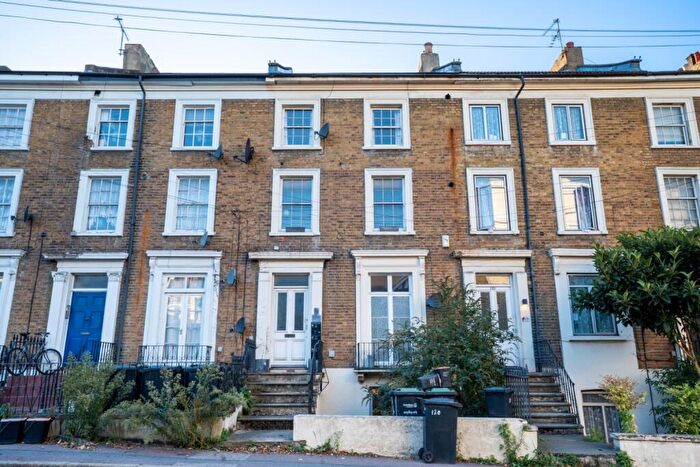 1 Bedroom Flat For Sale In Windmill Street, Gravesend, Kent, DA12