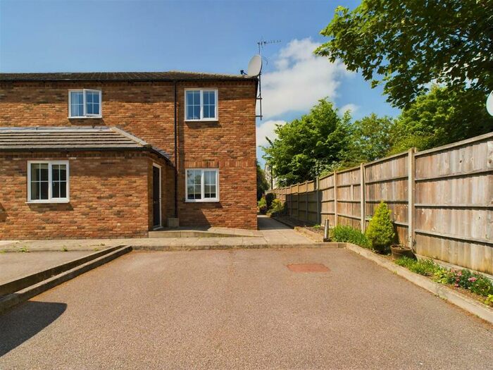 2 Bedroom Flat To Rent In Bedford Road, Hitchin, SG5