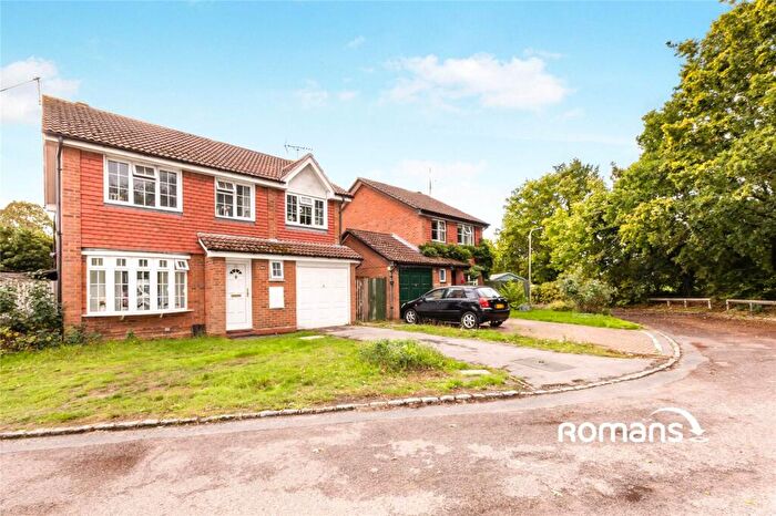 4 Bedroom House To Rent In Concorde Way, Woodley, Reading, RG5