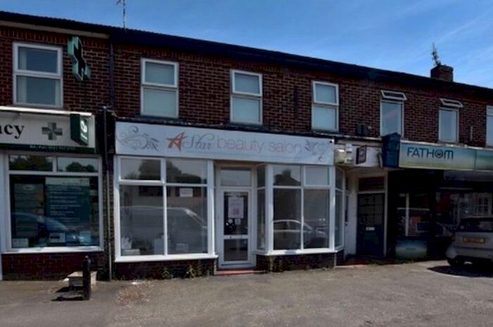 2 Bedroom Flat To Rent In Manchester Road, West Timperley, Timperley, Altrincham, WA14