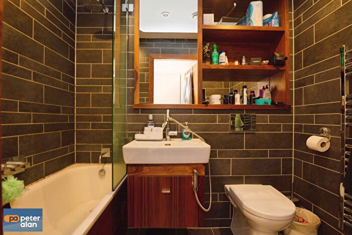 1 Bedroom Flat For Sale In The Hayes, Cardiff, CF10