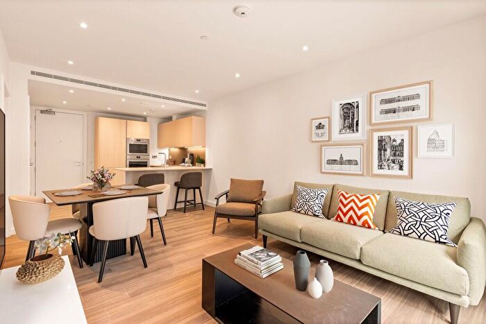 2 Bedroom Apartment To Rent In Nine Elms Lane, London, SW11
