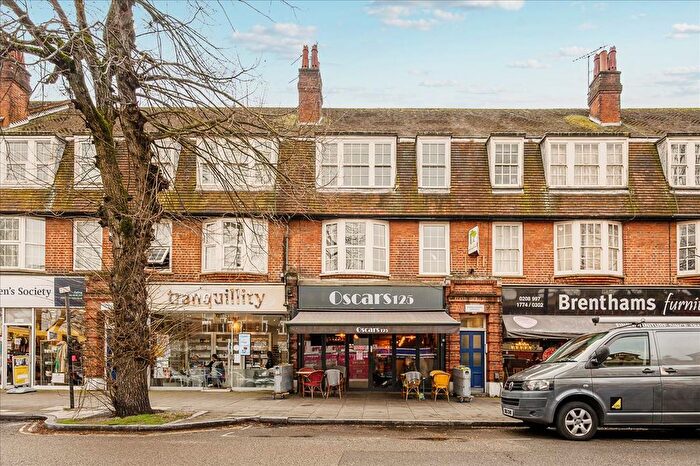 3 Bedroom Flat To Rent In Pitshanger Lane, London, W5