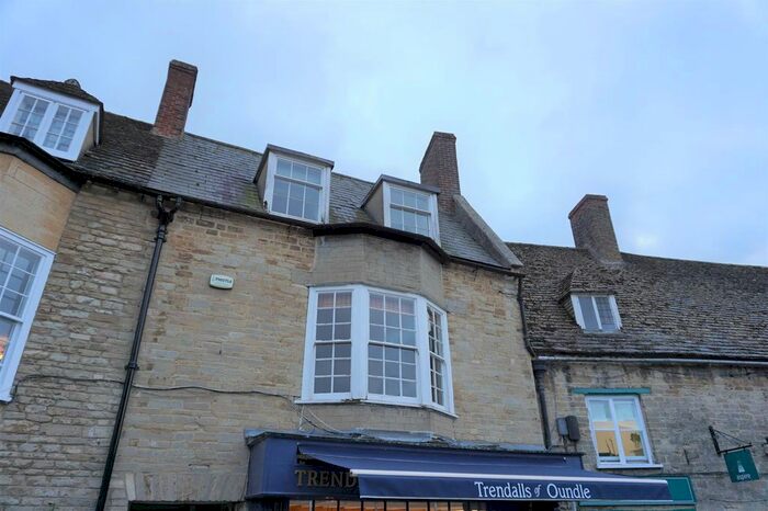 2 Bedroom Flat To Rent In Market Place, Oundle, Peterborough PE8