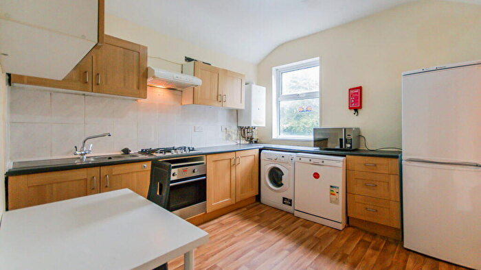 6 Bedroom Flat To Rent In Bristol Road, Selly Oak, Birmingham, B29