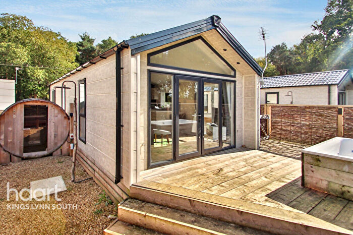 2 Bedroom Lodge For Sale In Holme Road, Stowbridge, PE34