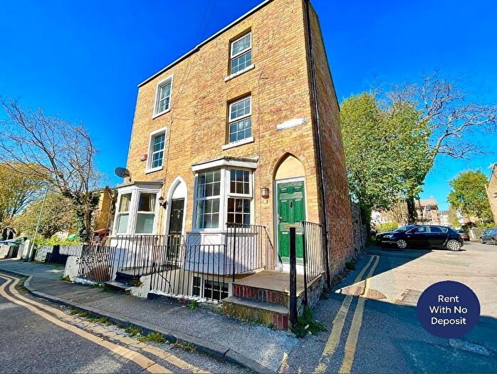 4 Bedroom Semi Detached House To Rent In Hibernia Street, Ramsgate, Kent, CT11