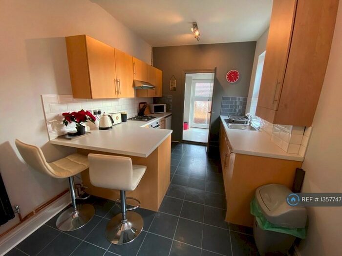 5 Bedroom Terraced House To Rent In Lutterworth Road, Northampton, NN1