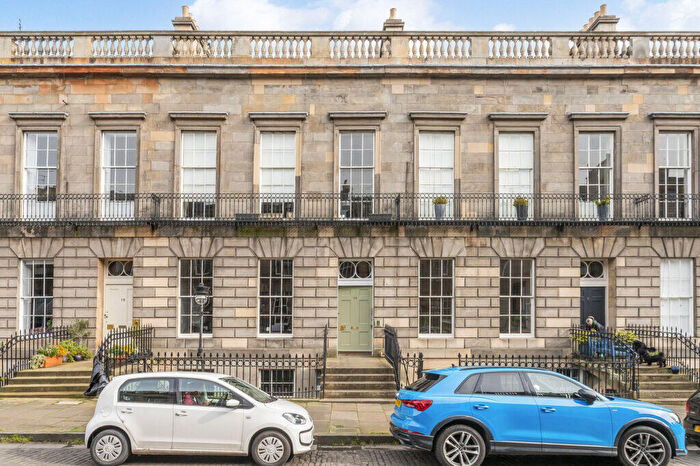 2 Bedroom Flat For Sale In Carlton Street, Stockbridge, Edinburgh, EH4