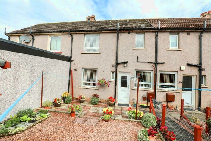 2 Bedroom Terraced House For Sale In Robertson Crescent, Newburgh, KY14