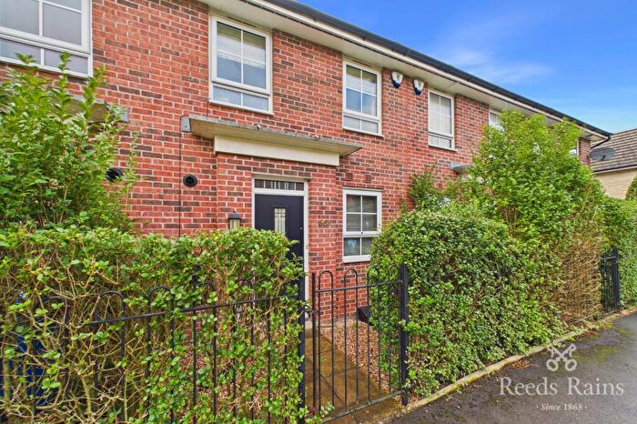 2 Bedroom Terraced House For Sale In Pudding Lane, Hyde, Greater Manchester, SK14