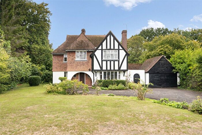 4 Bedroom Detached House For Sale In Adelaide Road, Walton-On-Thames, Surrey, KT12