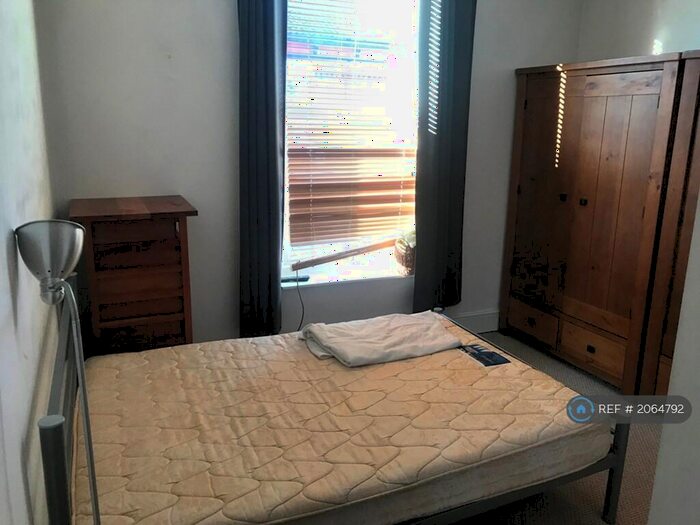 2 Bedroom Terraced House To Rent In Thorn Grove, Manchester, M14