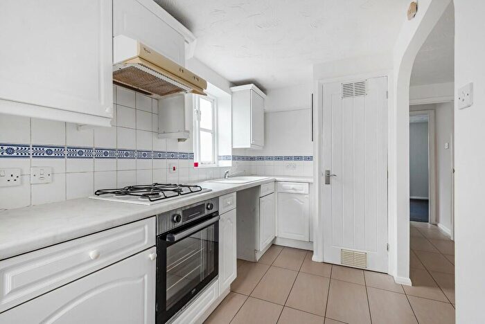 1 Bedroom Flat For Sale In Grifon Road, Grays, RM16