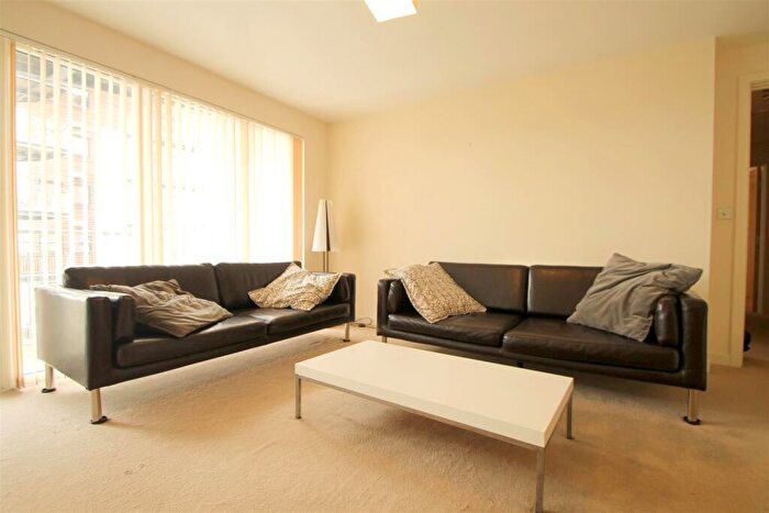 2 Bedroom Apartment To Rent In Victoria Wharf, Cardiff Bay, CF11