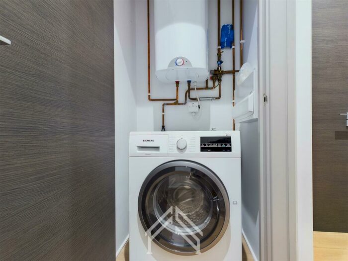 1 Bedroom Flat To Rent In Imperial Drive, Harrow, HA2