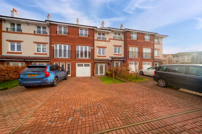 4 Bedroom Town House To Rent In Seres Drive, Clarkston, East Renfrewshire, G76