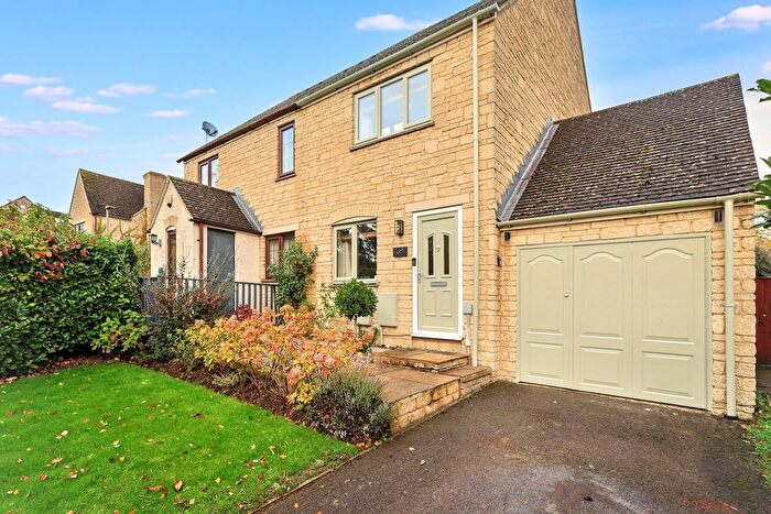 2 Bedroom Semi Detached House For Sale In Stow Avenue, Witney, OX28