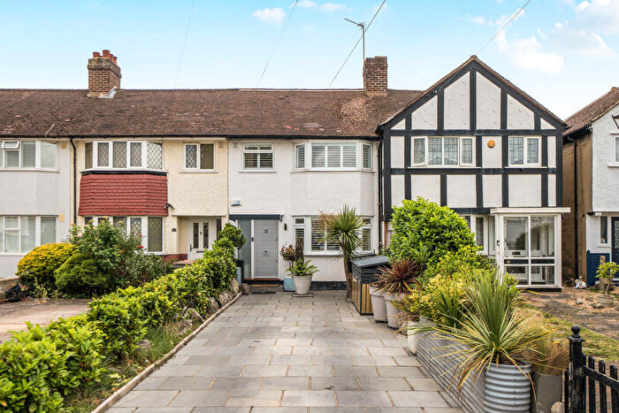 2 Bedroom Terraced House For Sale In Buckland Way, Worcester Park, KT4