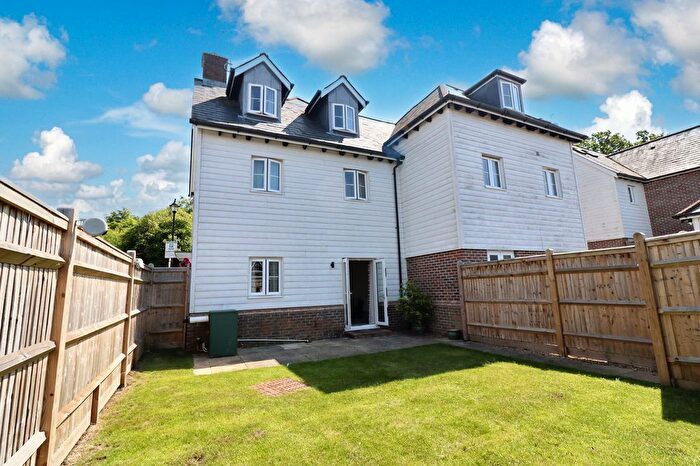 4 Bedroom Semi-Detached House To Rent In Broomfield, Bells Yew Green, TN3